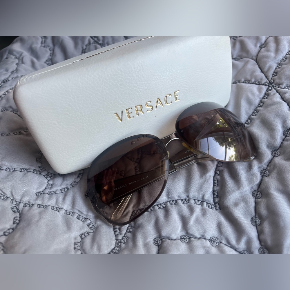 VERSACE Made in Italy Sunglasses - Picture 10 of 16